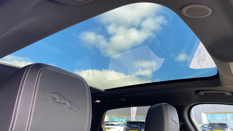 Jaguar F-Pace 2.0 D200 R-Dynamic SE 5dr Auto AWD Diesel Estate